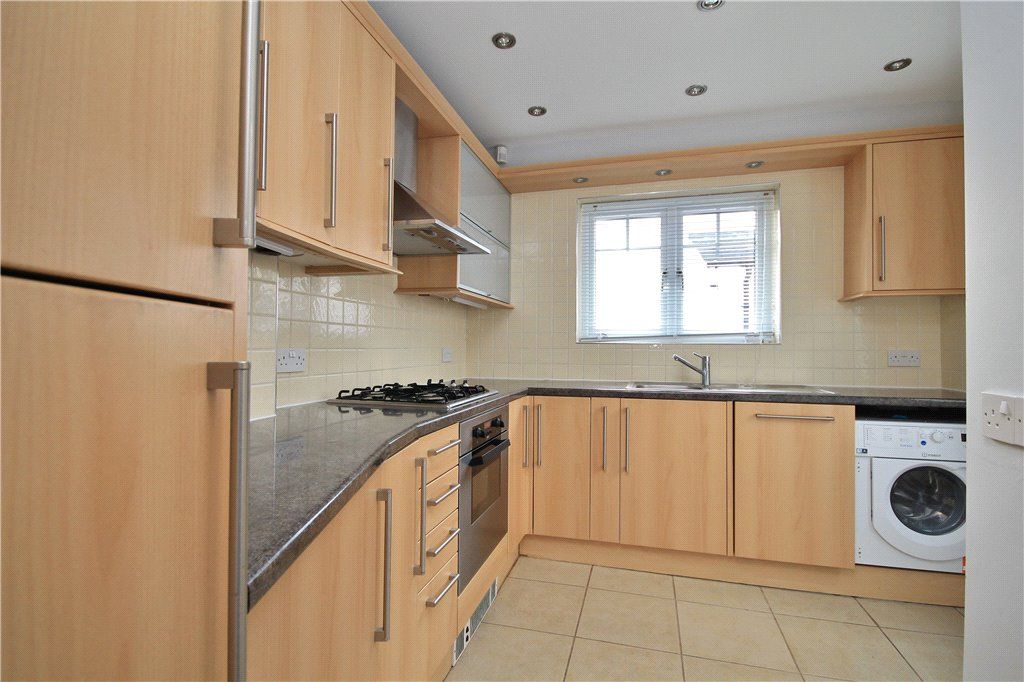 Property photo 3 of 6 Kitchen
