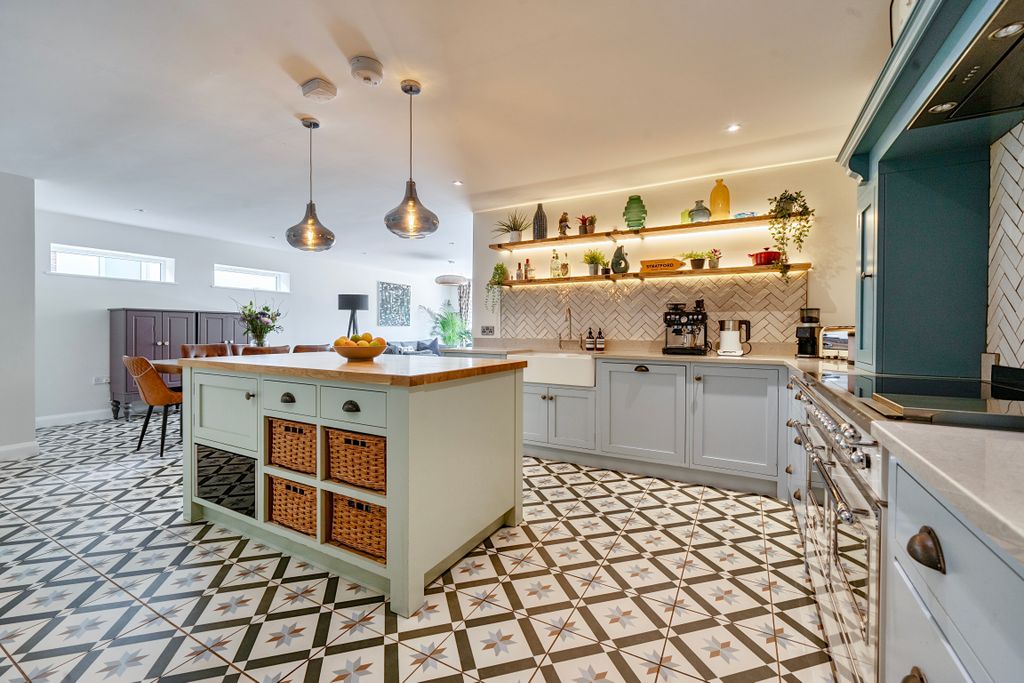 Property photo 3 of 19