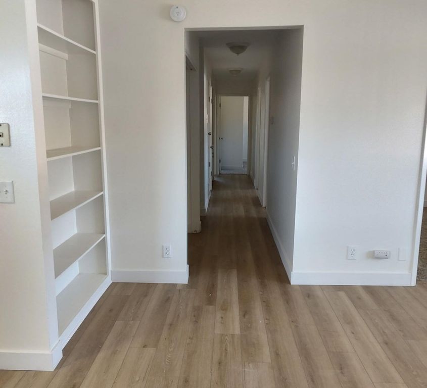 Property photo 3 of 8 <Alttext/>