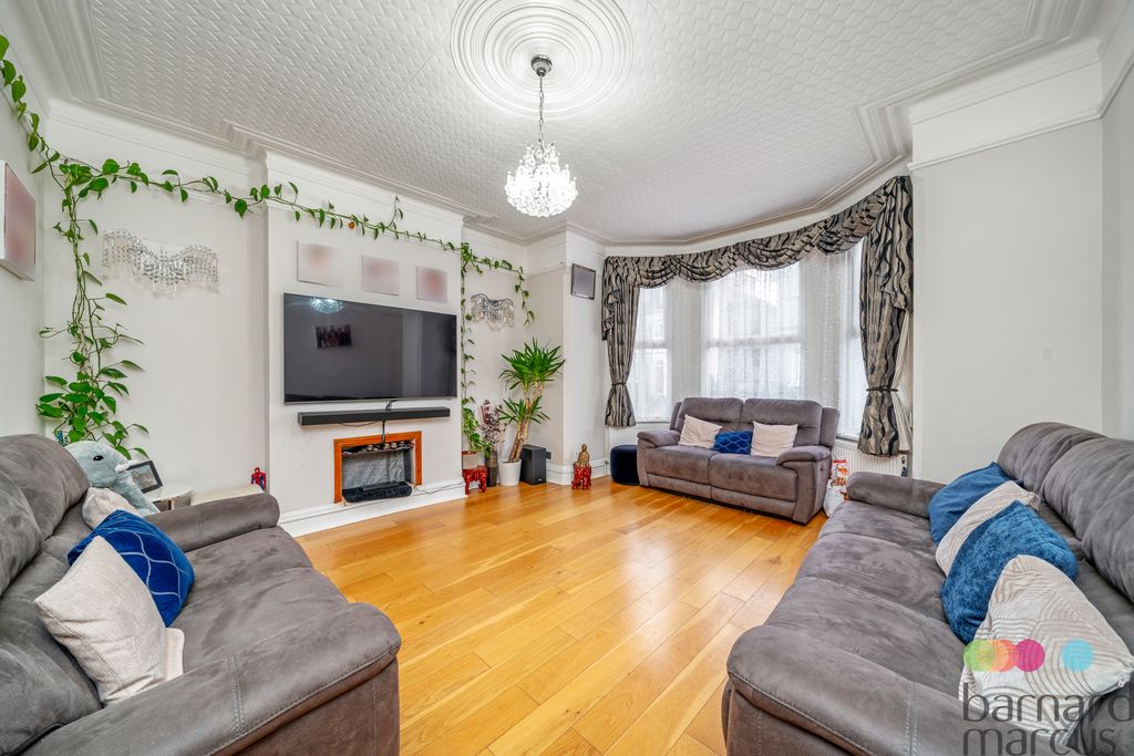 Property photo 3 of 30