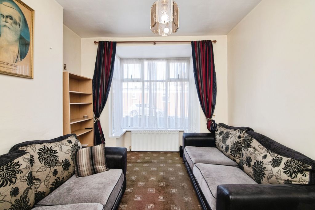 Property photo 3 of 13