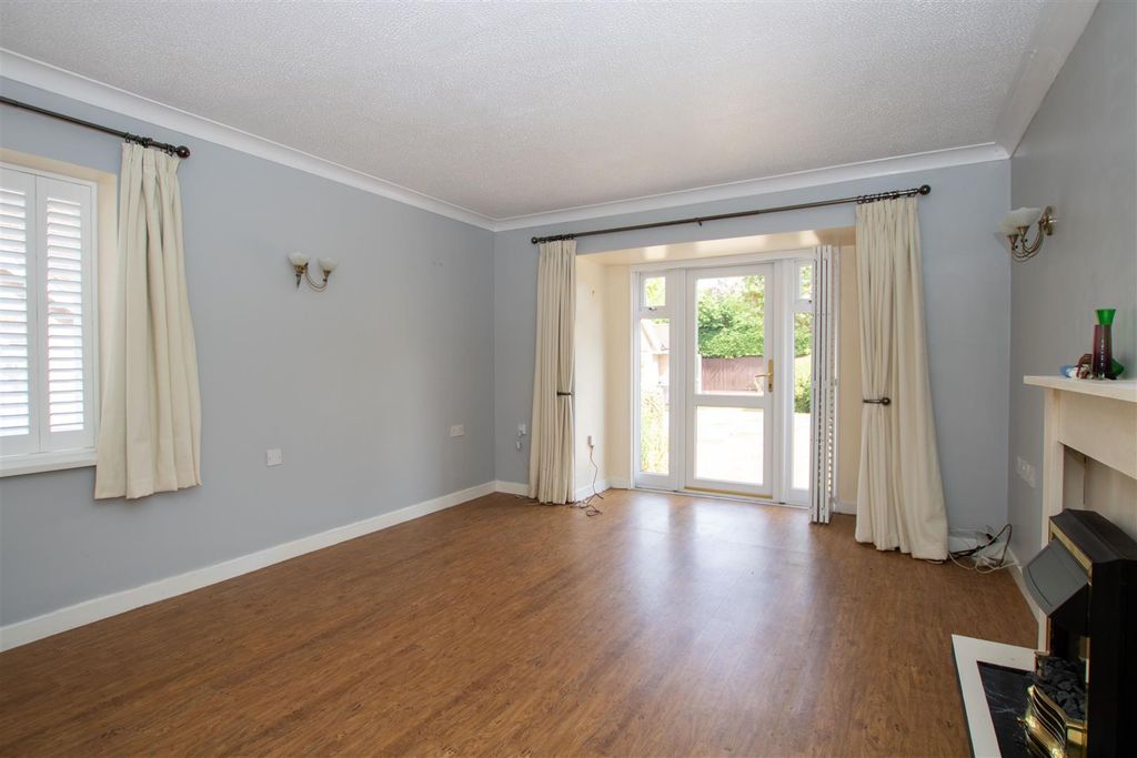 Property photo 2 of 7 Sitting Room.Jpg