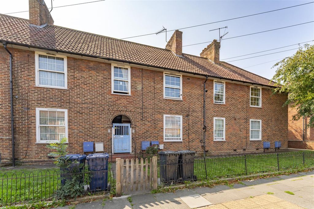 Property photo 1 of 11 46 Bordars Road.Jpg