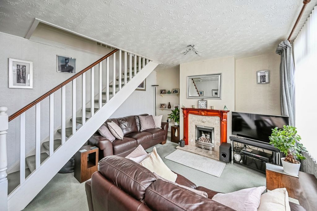 Property photo 3 of 16 Photo