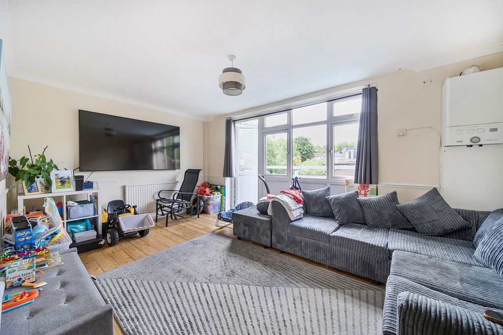 Property photo 1 of 19 1307315-11-684Fe4...