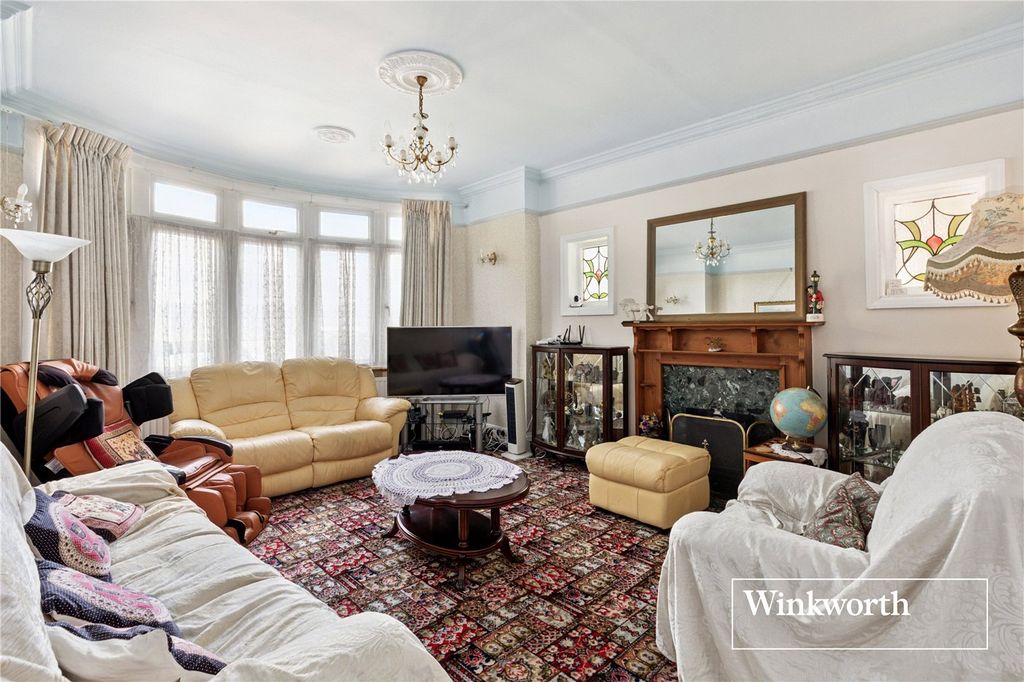 Property photo 3 of 17 Picture No. 06