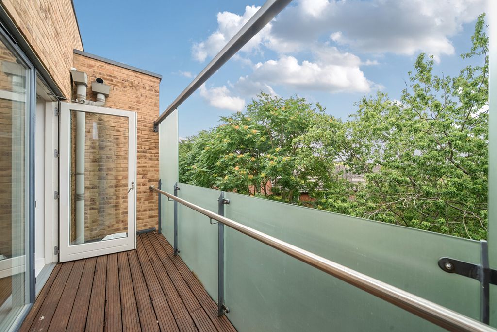 Property photo 2 of 18 1493804-2-6A574E4...