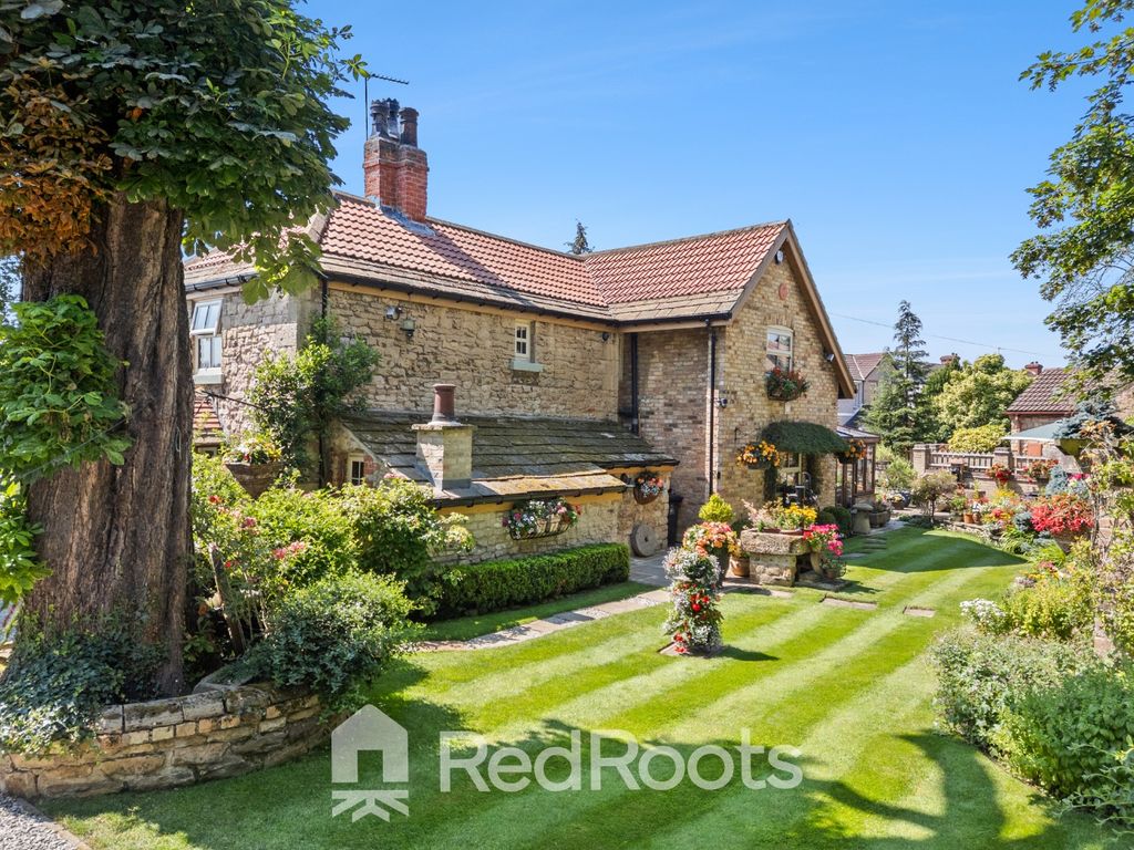 Property photo 1 of 39 5274900