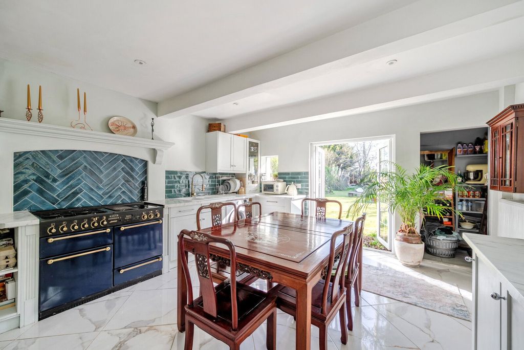 Property photo 2 of 17 Kitchen/Dining