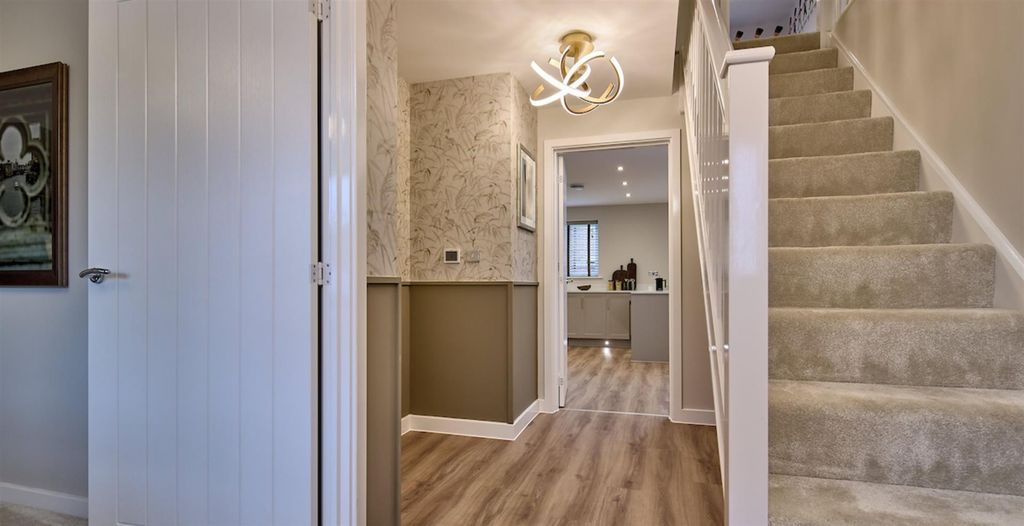 Property photo 2 of 16 Entrance