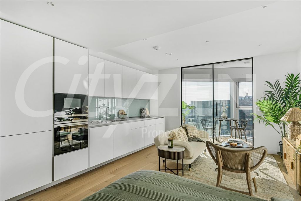 Property photo 3 of 29 Kitchen