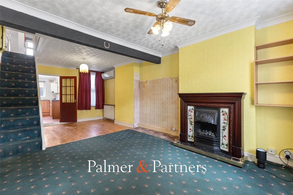 Property photo 2 of 17 Picture No. 34