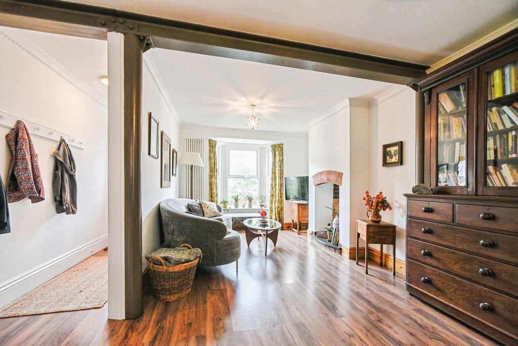 Property photo 3 of 20