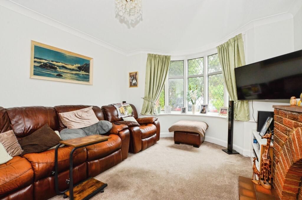 Property photo 2 of 16 Davidson Frost-Wellings, Dfw, Elms Road, Stanmore,