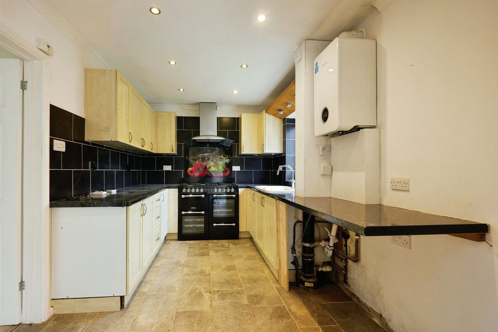 Property photo 2 of 13