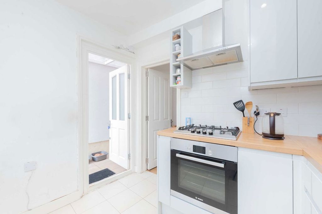 Property photo 3 of 5