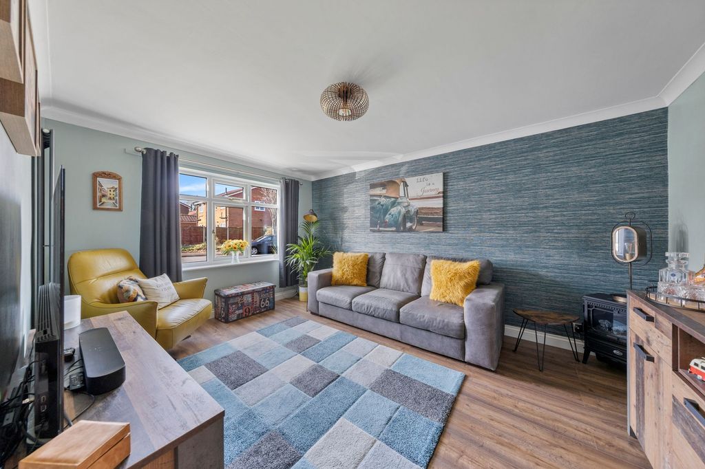 Property photo 2 of 33