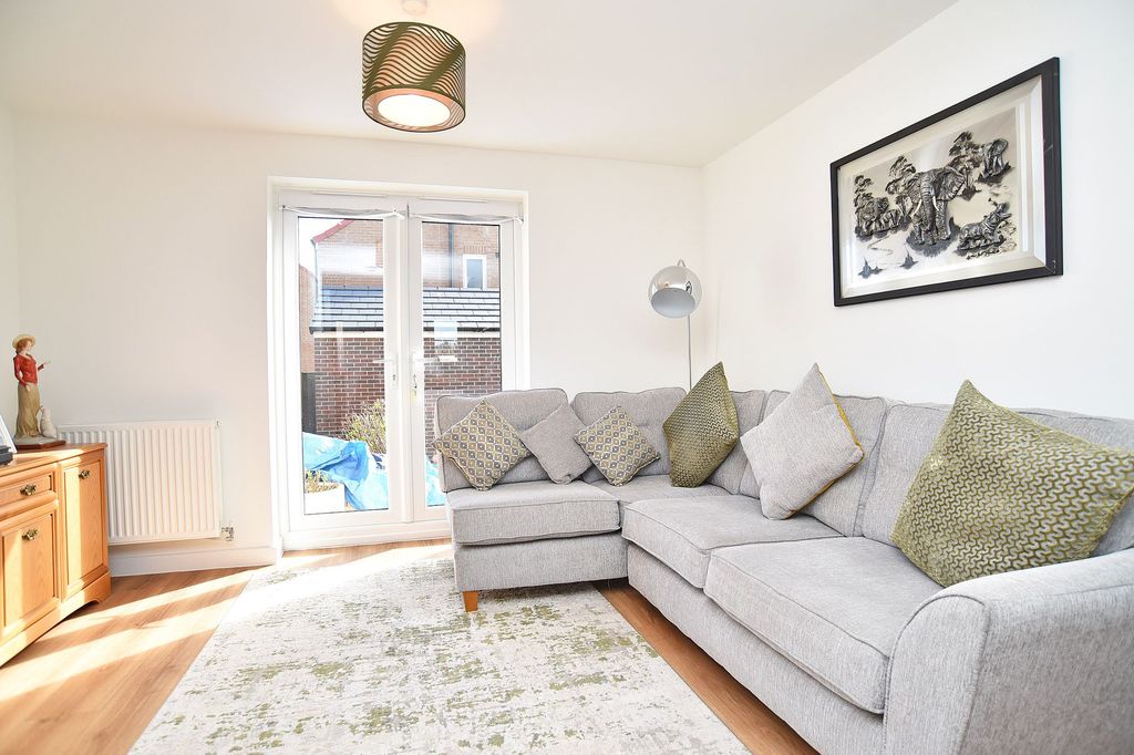 Property photo 3 of 9