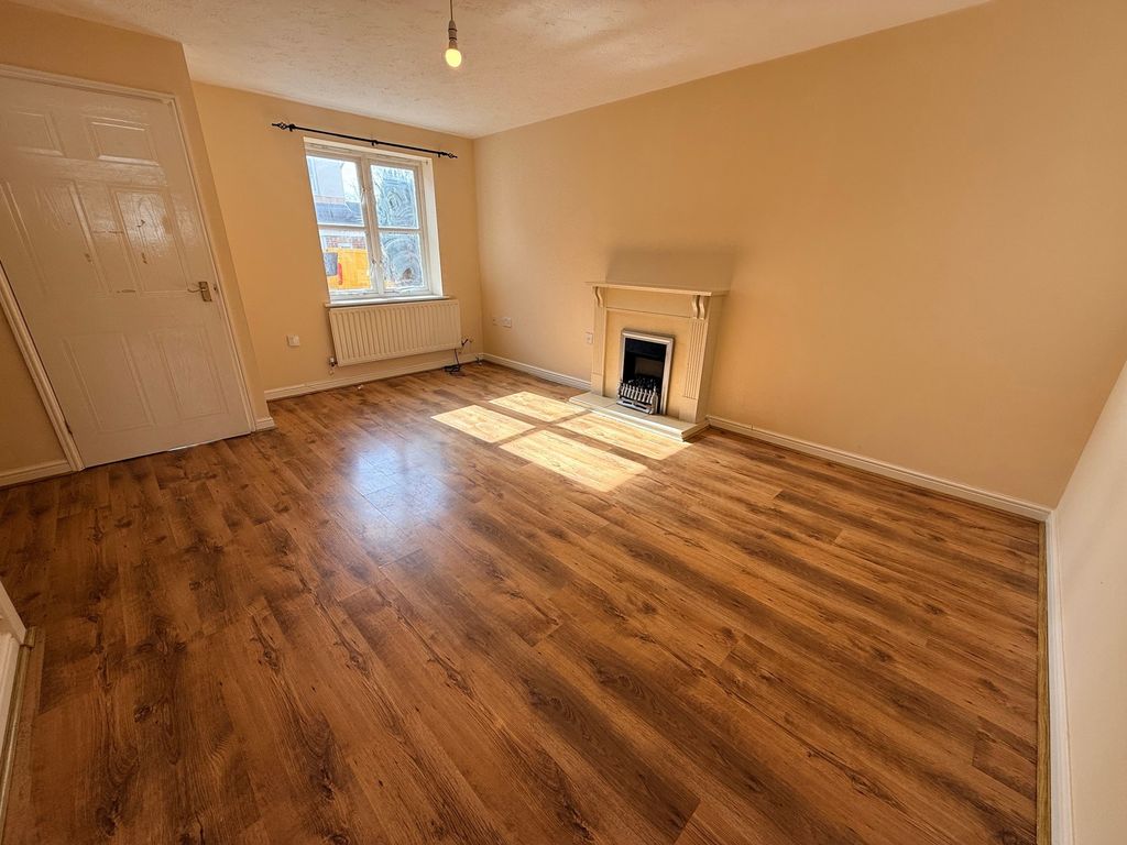 Property photo 2 of 14 Lounge