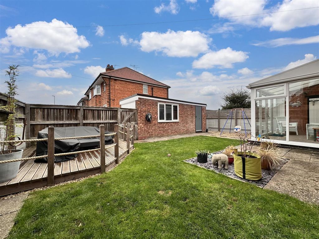 Property photo 3 of 25 Rear Garden 120