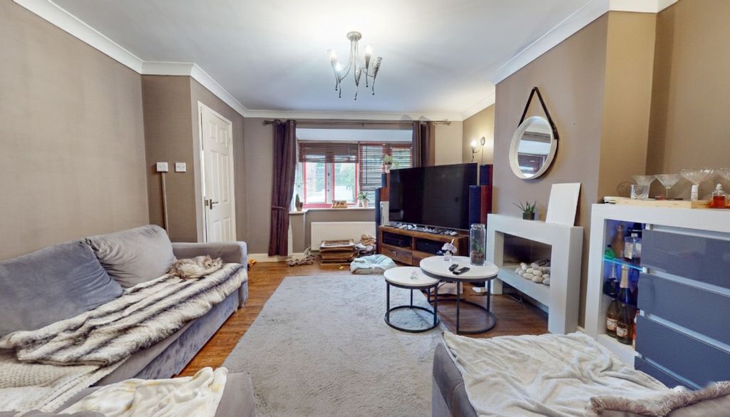 Property photo 3 of 19 4540962