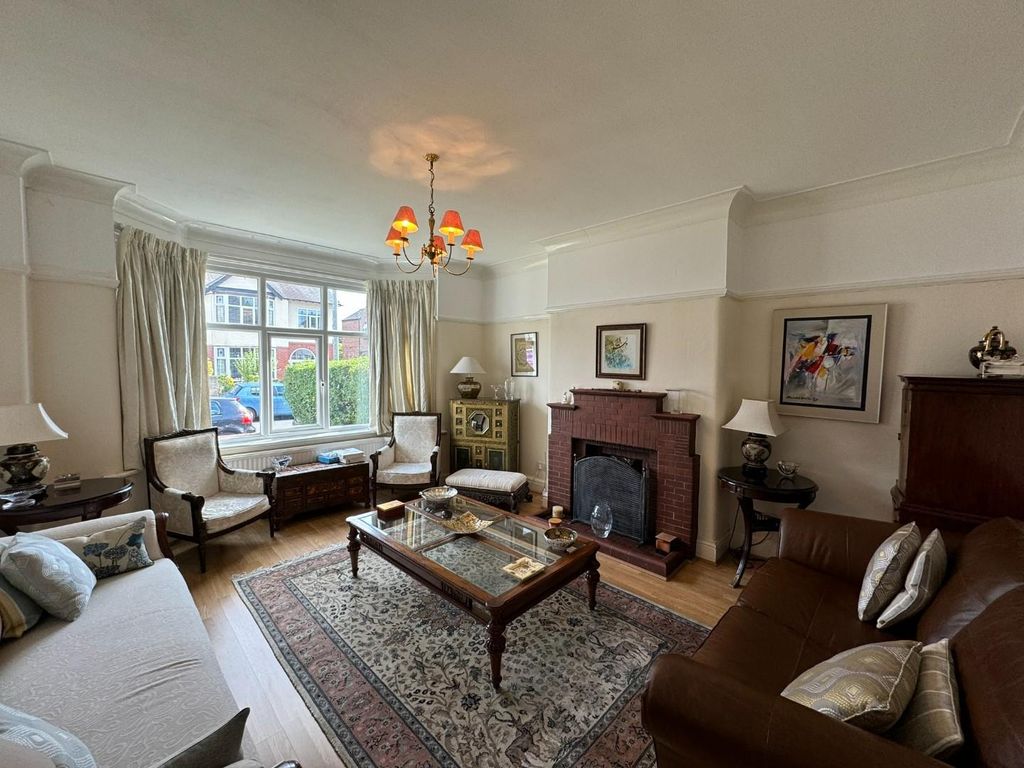 Property photo 3 of 35