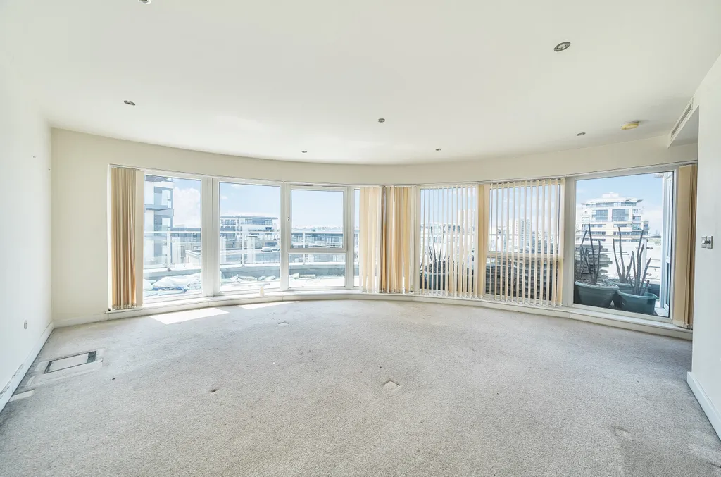 Apartment in London Borough of Barnet, Colindale - More