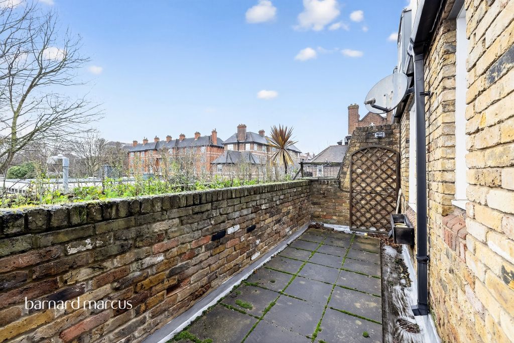 Property photo 3 of 12