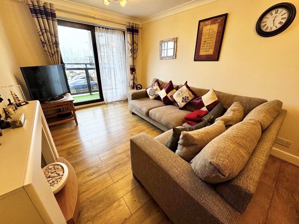 Property photo 3 of 15