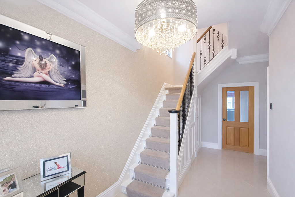 Property photo 2 of 28 Hallway