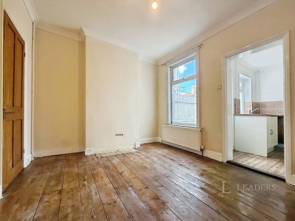 Property photo 3 of 9 Dining Room