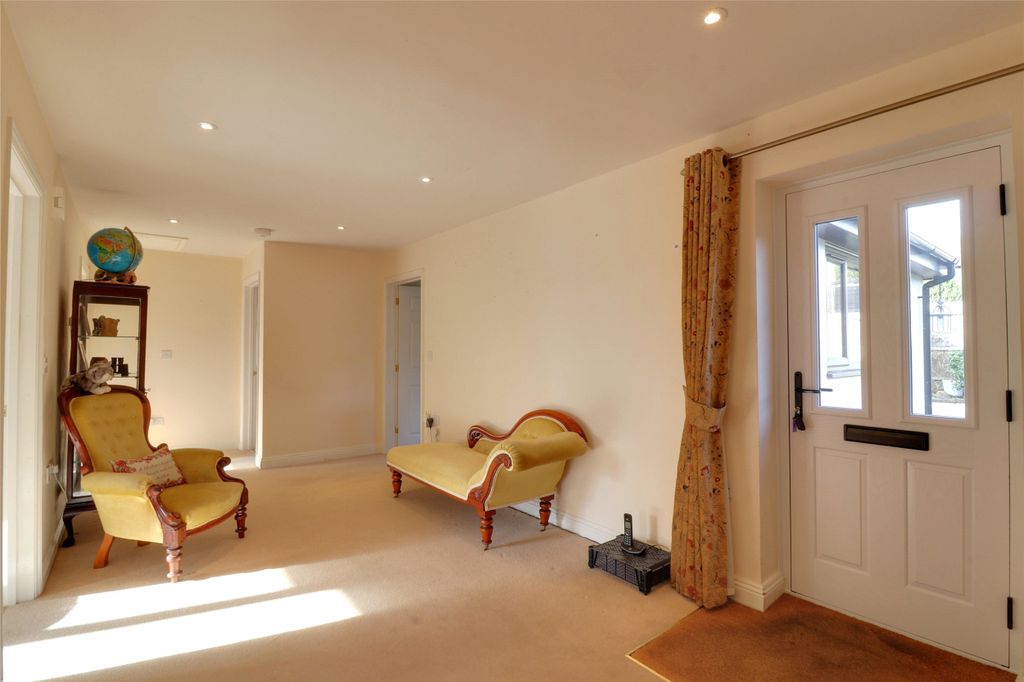 Property photo 3 of 21 3 - Picture No. 18