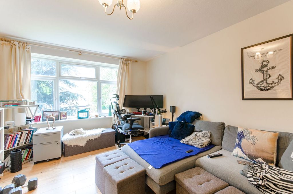 Property photo 2 of 6