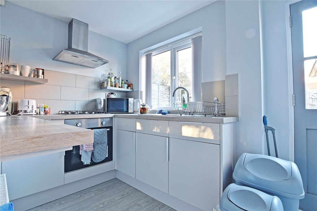 Property photo 3 of 11 Picture No. 10