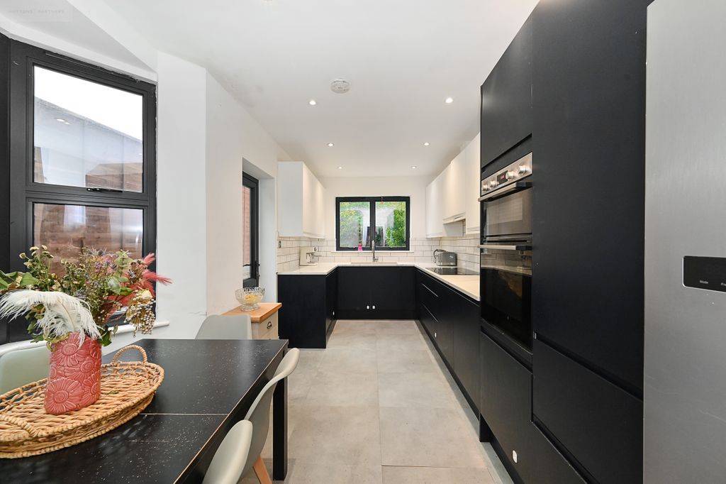 Property photo 2 of 14 Photo 2