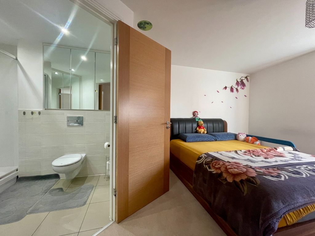 Property photo 3 of 10 4724382