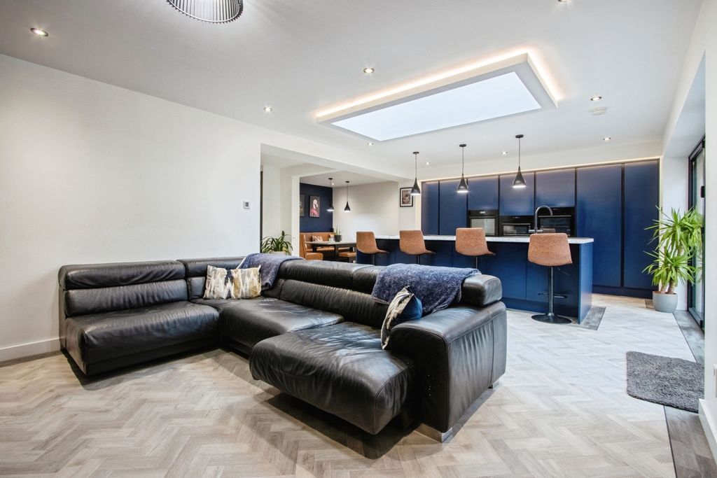 Property photo 3 of 23 Kitchen / Family Room