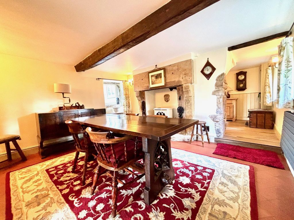 Property photo 2 of 33