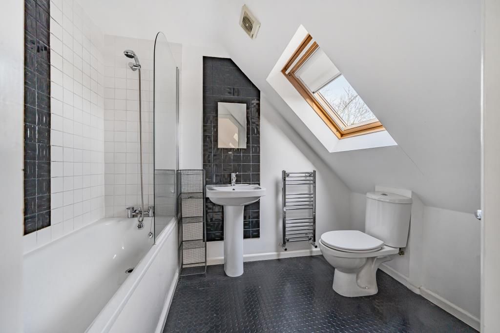 Property photo 2 of 20 Bathroom