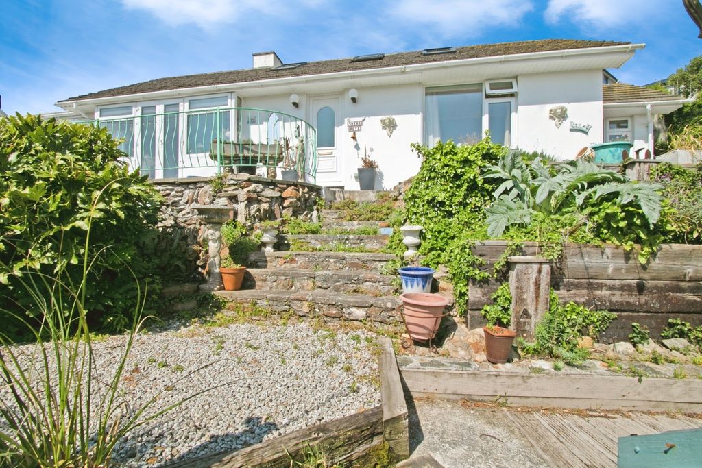 Property photo 2 of 17 Photo