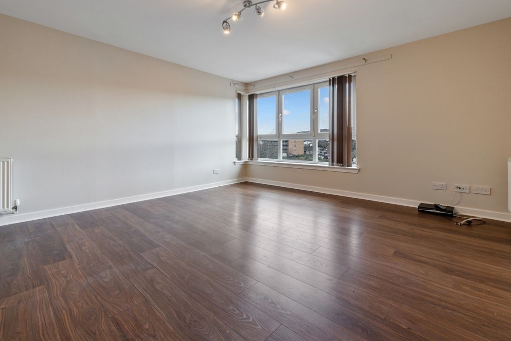 Property photo 2 of 18 Gallery