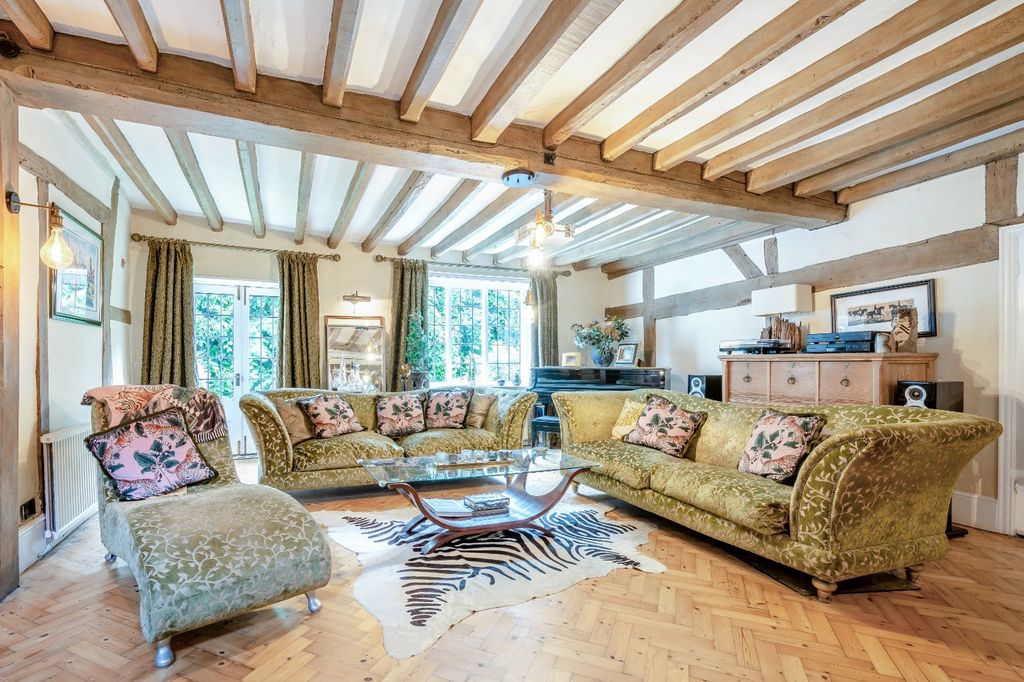Property photo 3 of 19 Sitting Room