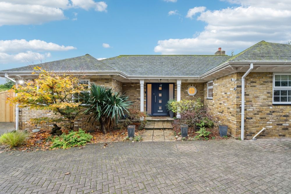 Property photo 2 of 37