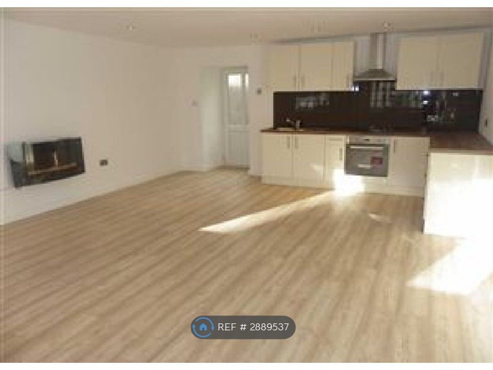 Property photo 3 of 27 6.63m x 4.93Mopen Plan Lounge/Kitchen