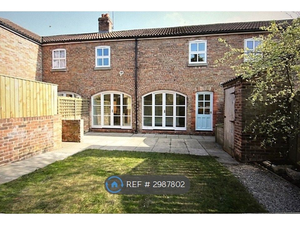 Property photo 2 of 10 Enclosed Rear Garden (West Facing)