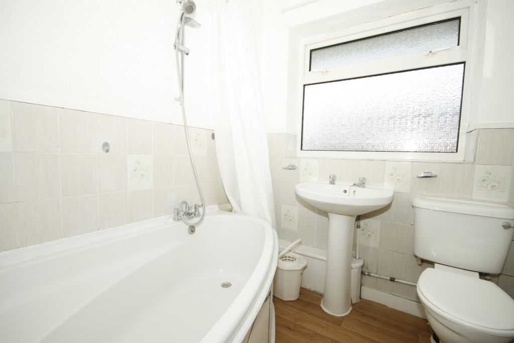 Property photo 3 of 7 35852376.Jpg