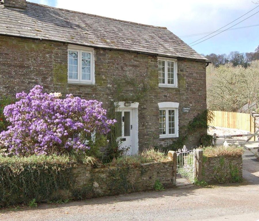 Property photo 2 of 28 Picture No. 01