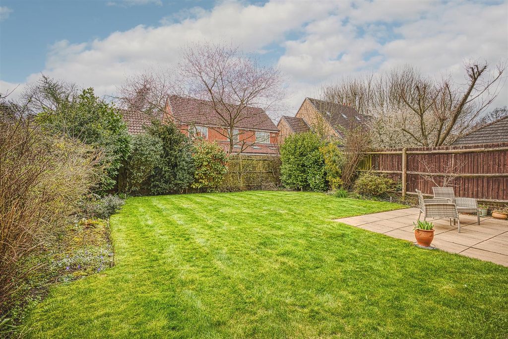 Property photo 2 of 24