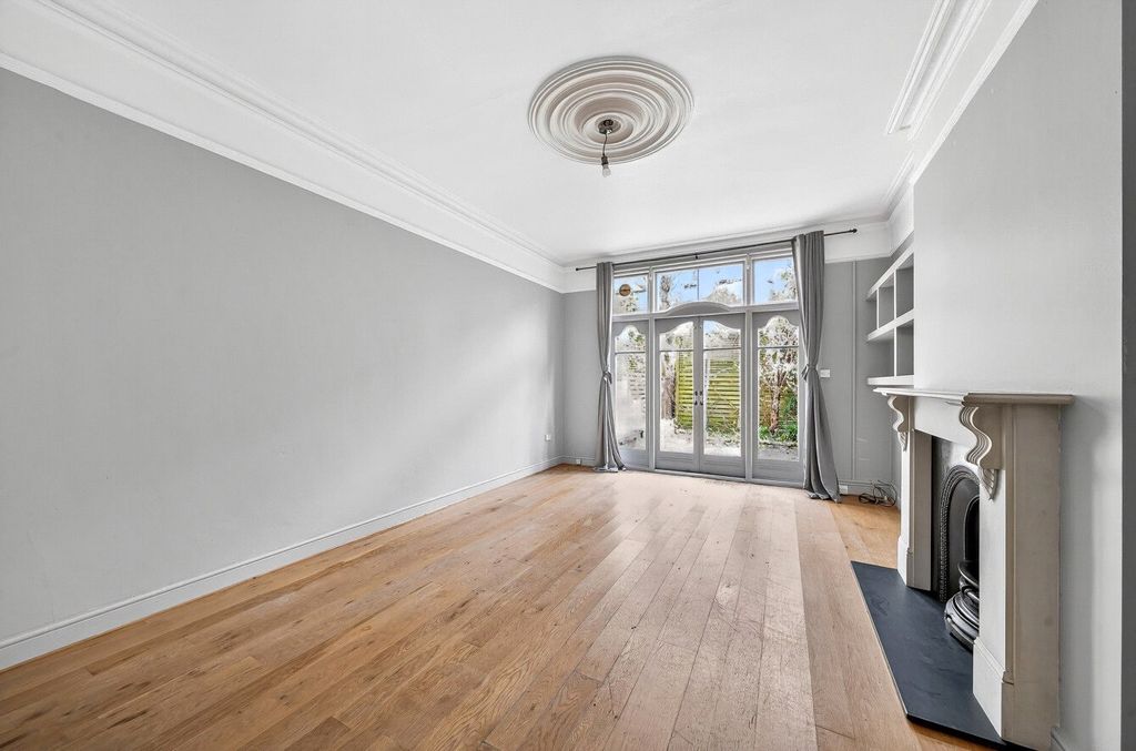 Property photo 2 of 16 1434717-19-69c3Ec...