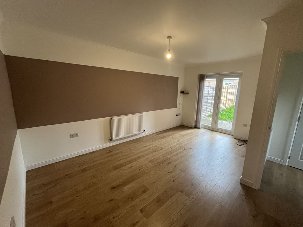 Property photo 3 of 10 Lounge